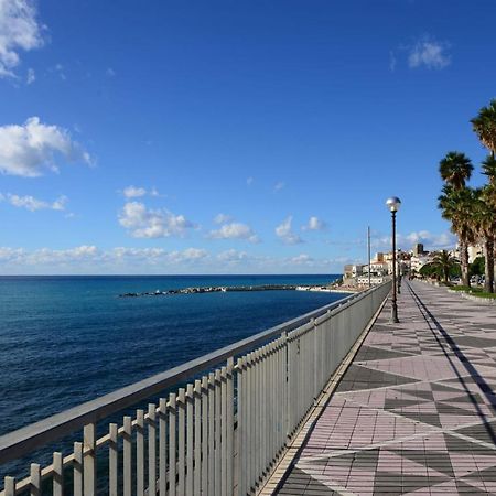 B&B Lungomare ディアマンテ エクステリア 写真